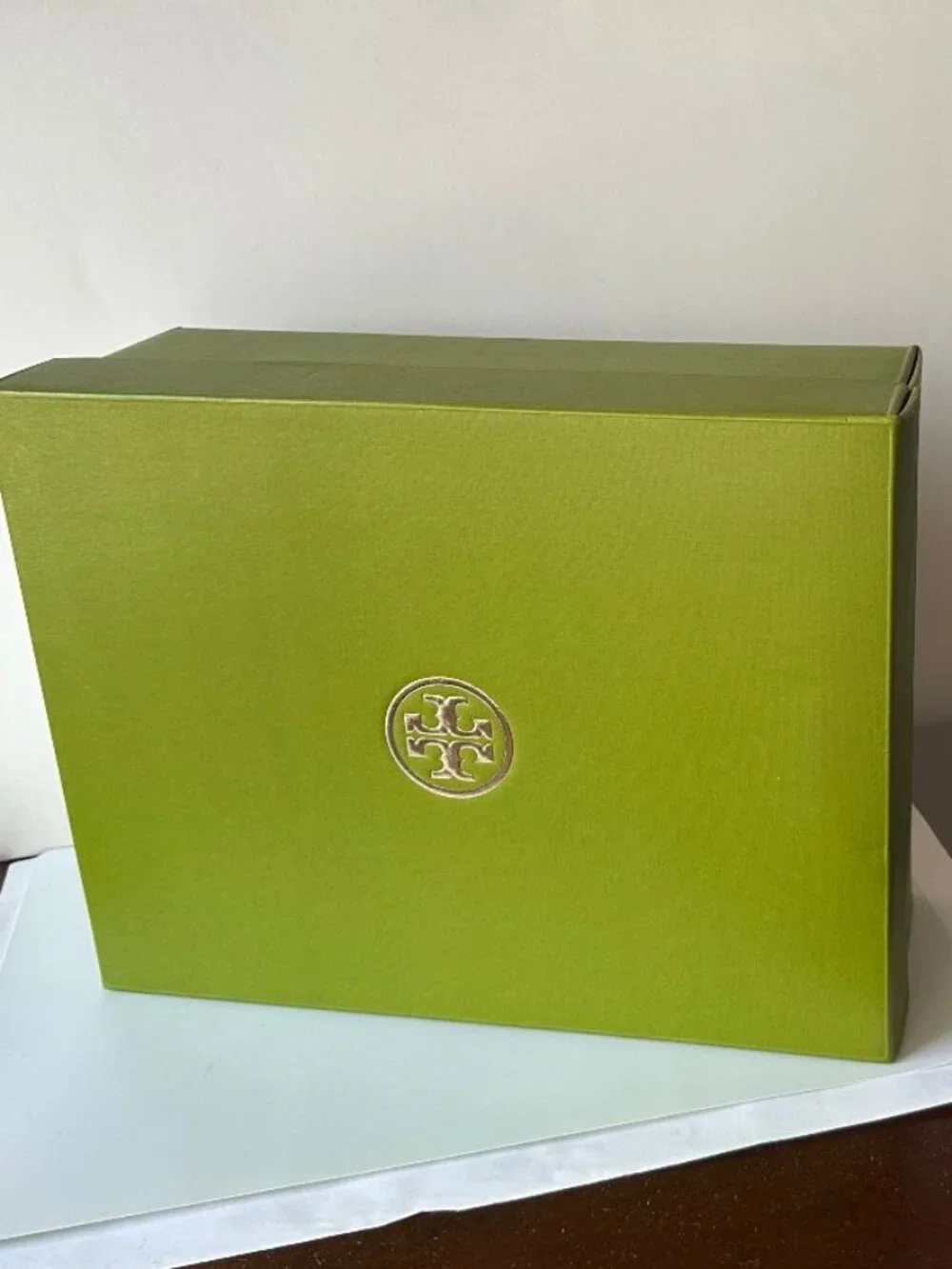 NEW TORY BURCH LARGE SHOE BOX STORAGE AND LACES 13